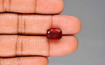 African Hessonite Garnet - 6.90 Carat Prime Quality HG-8372
