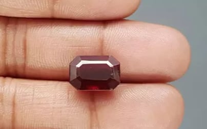 African Hessonite Garnet  9.66 Carat Prime Quality HG-8224