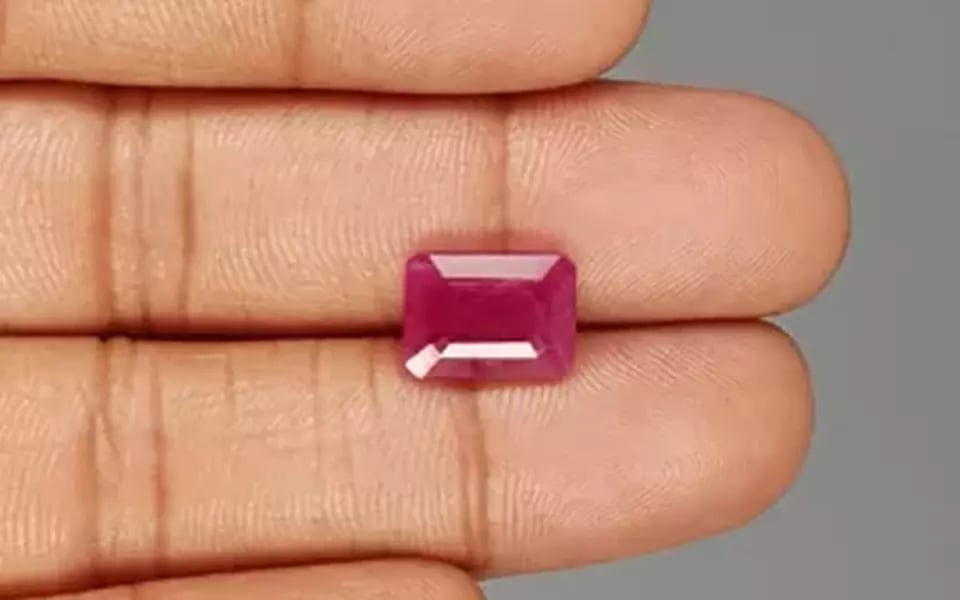 African Ruby - 4.96 Carat Limited Quality BR-7479