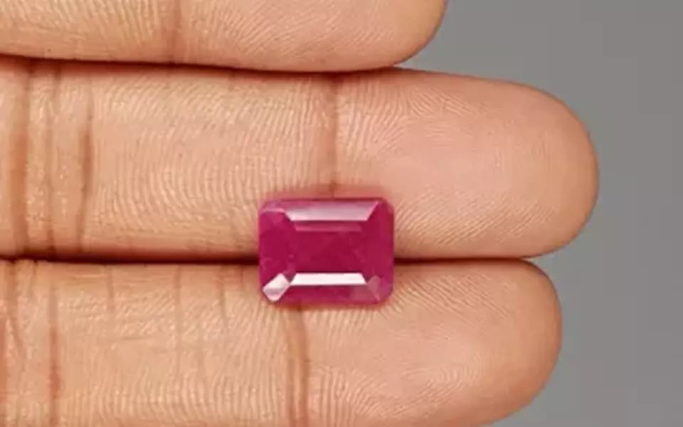 African Ruby - 4.96 Carat Limited Quality BR-7482