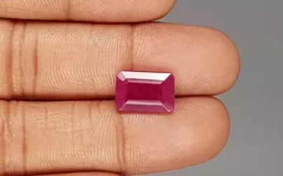 African Ruby - 5.61 Carat Limited Quality BR-7470