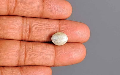 Ceylon Cat's Eye - 6.86 Carat Prime Quality CE-10784