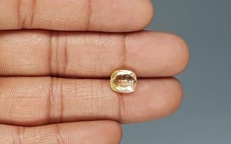 Ceylon Yellow Sapphire - 3.97 Carat Limited Quality CYS-3925