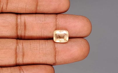 Ceylon Yellow Sapphire - 4.04 Carat Prime Quality CYS-4023