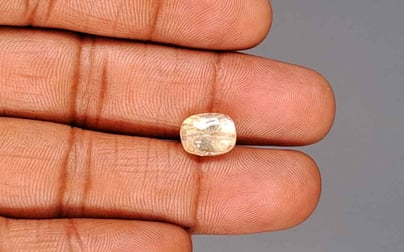 Ceylon Yellow Sapphire - 4.61 Carat Prime Quality CYS-4021