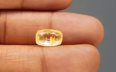 Ceylon Yellow Sapphire - 4.69 Carat Prime Quality CYS-3945
