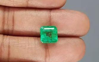 Colombian Emerald - 4.73 Carat Rare Quality EMD-9922