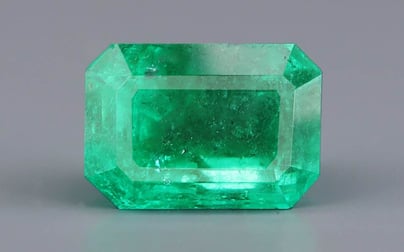 Colombian Emerald - 7.13 Carat Rare Quality EMD-10320