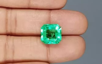 Colombian Emerald - 7.64 Carat Rare Quality EMD-9778