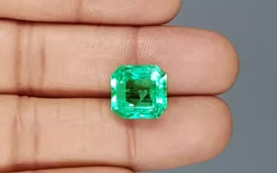 Colombian Emerald - 7.64 Carat Rare Quality EMD-9778
