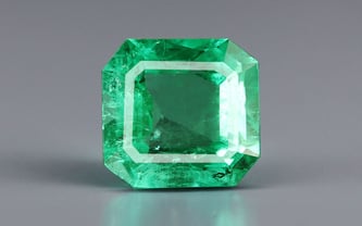 Colombian Emerald - 7.64 Carat Rare Quality EMD-9778