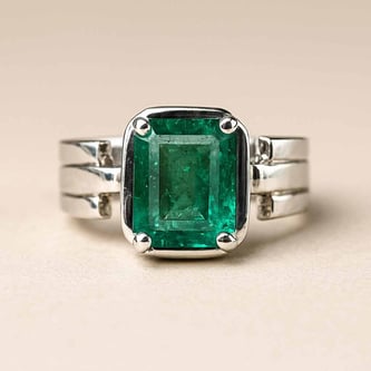 Elegant 925 Silver Panna (Emerald) Stone Ring for Her