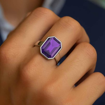 Elegant Sterling Silver Amethyst Men’s Ring