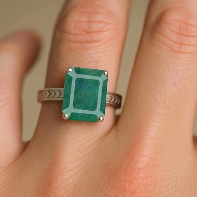 Elegant Sterling Silver Emerald Men’s Ring