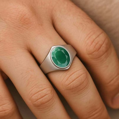 Elegant Sterling Silver Emerald (Panna) Ring for Men
