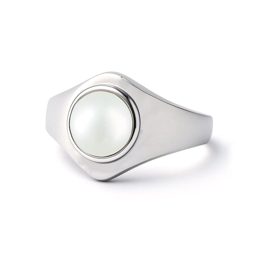 Elegant Sterling Silver Pearl Men’s Ring