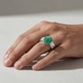 Exemplary Silver Emerald Stone Ring Unisex