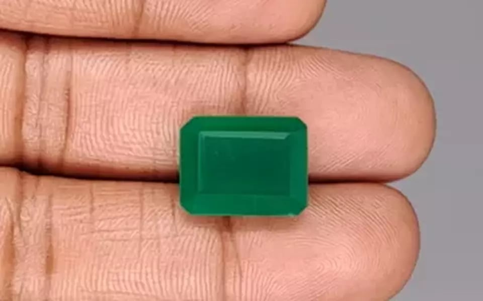 Green Onyx - 8.93 Carat Prime Quality GO-13090