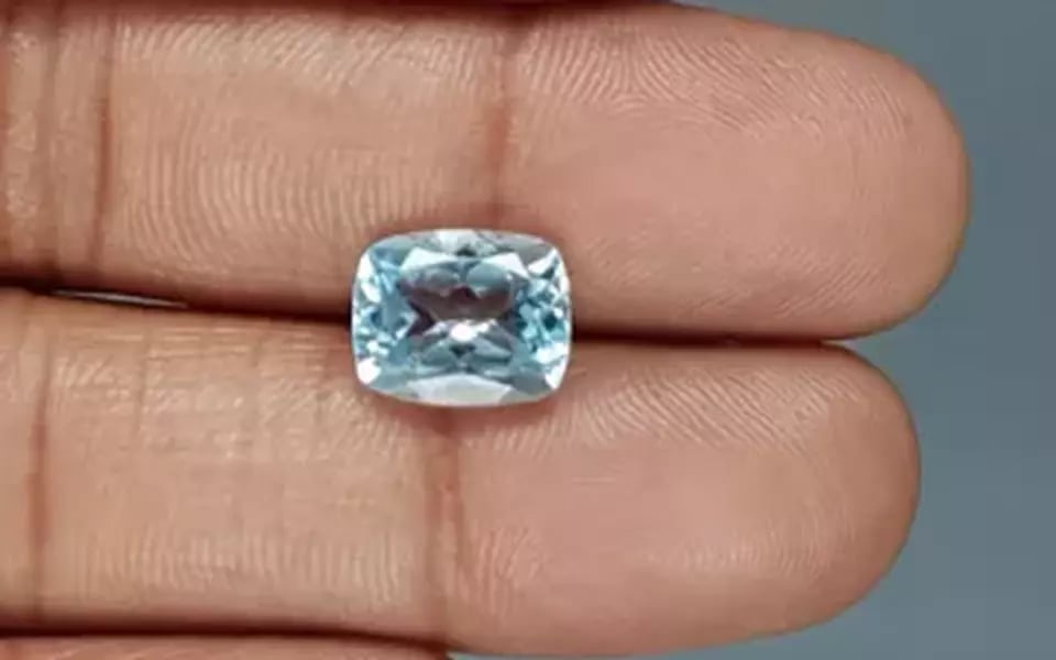 Natural Blue Topaz - 4.86 Carat Prime Quality BT-26010