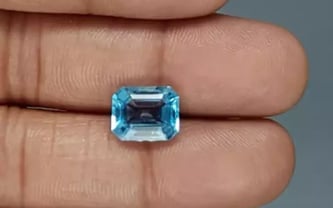 Natural Blue Topaz - 5.49 Carat Prime Quality BT-26020