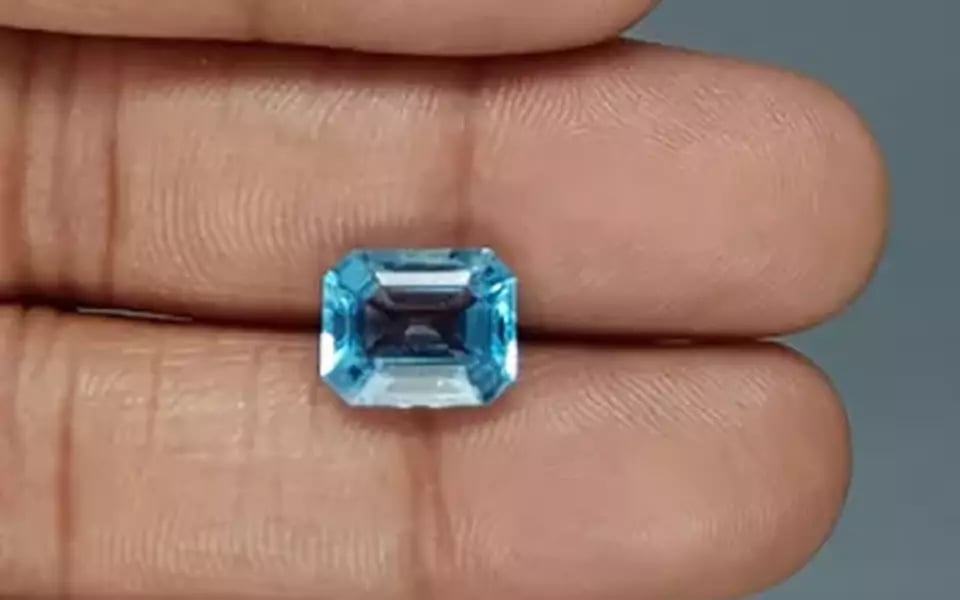 Natural Blue Topaz - 5.49 Carat Prime Quality BT-26020