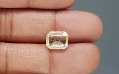 Natural Yellow Topaz - 5.05 Carat Prime Quality YT-25027