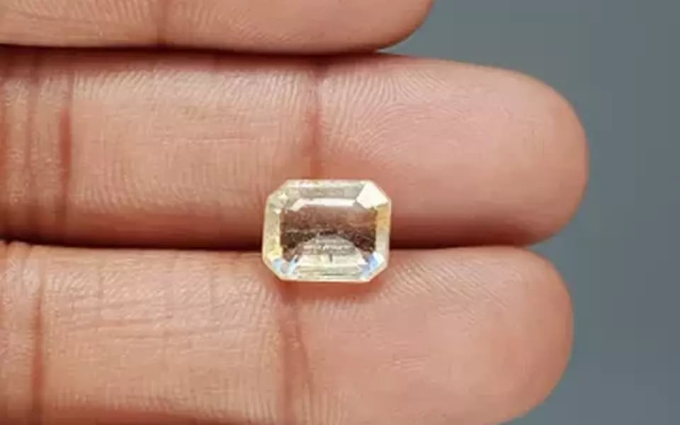 Natural Yellow Topaz - 5.05 Carat Prime Quality YT-25027