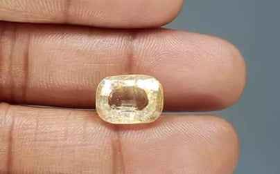 Natural Yellow Topaz - 7.67 Carat Limited Quality YT-25060