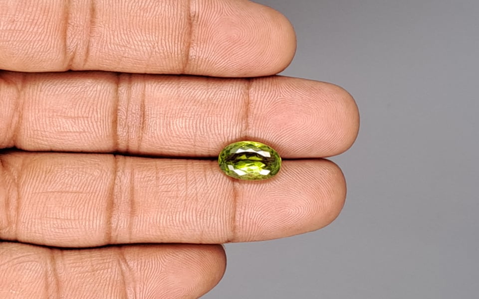 Peridot - 4.18 Carat Prime Quality PDT-14531