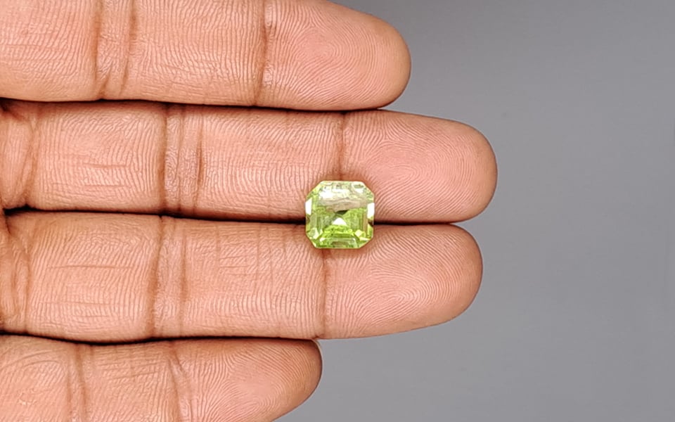 Peridot - 4.86 Carat Prime Quality PDT-14527