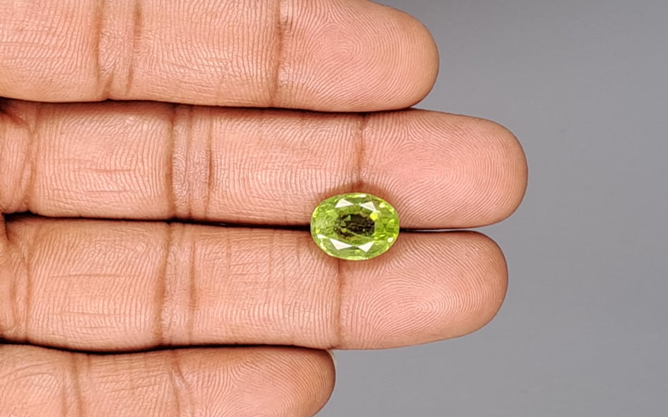 Peridot - 5.55 Carat Prime Quality PDT-14526