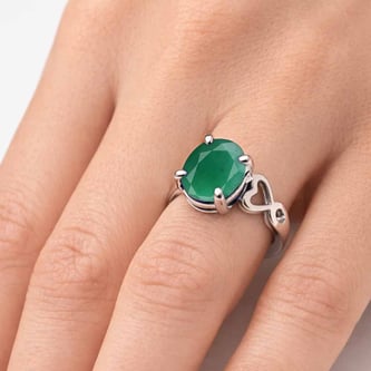 Silver Heart Bend Emerald Ring For Ladies