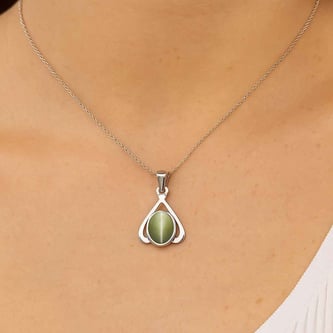 Stunning Sterling Silver Cat's Eye Stone Pendant