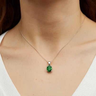 Stunning Sterling Silver Emerald Stone Pendant