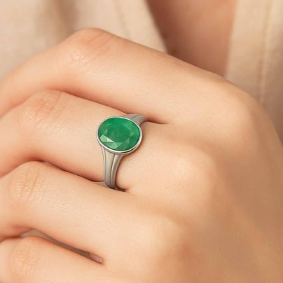 Stylish Emerald 925 Sterling Silver Ring for Women