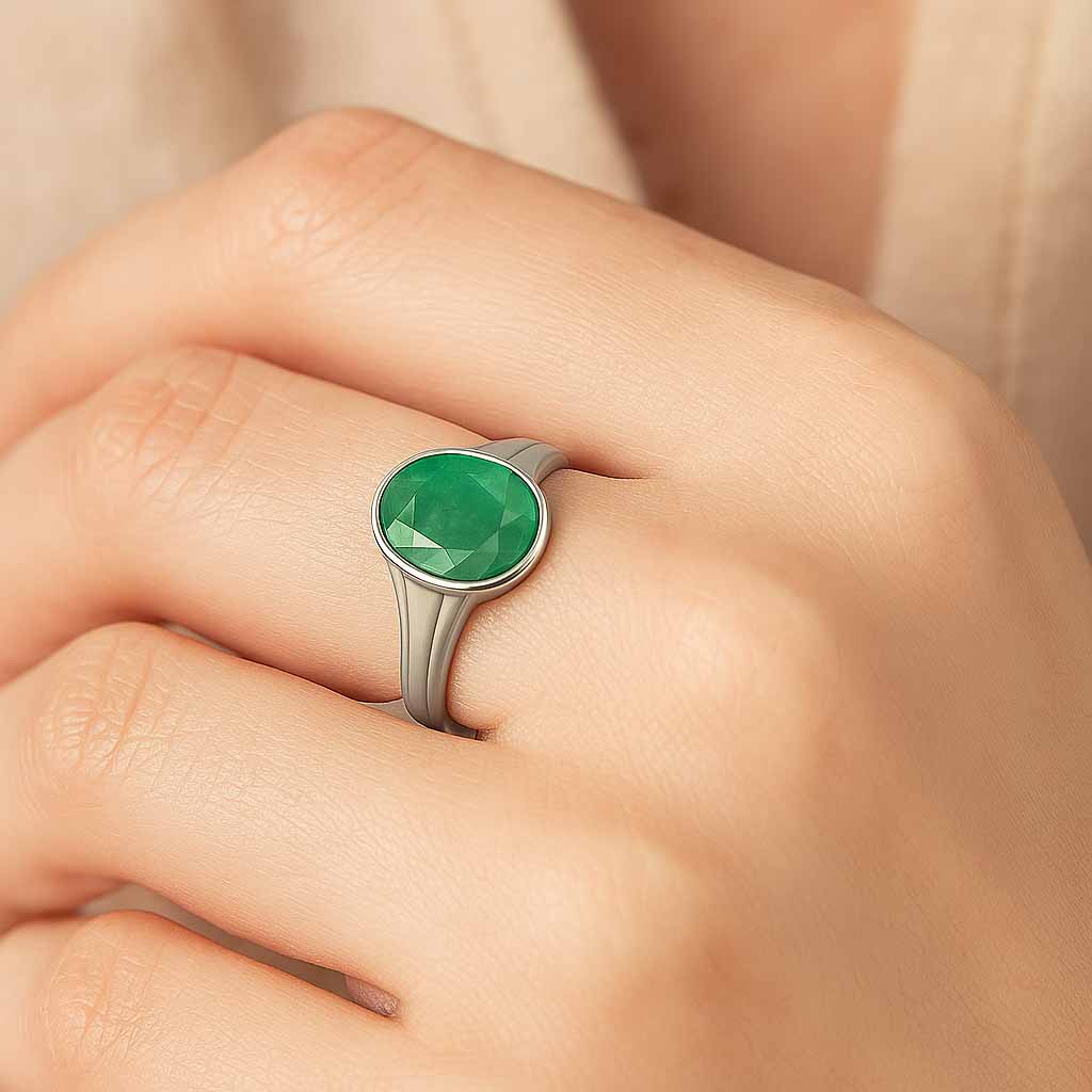 Stylish Emerald 925 Sterling Silver Ring for Women