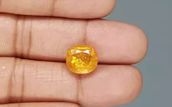 Saphir Jaune Naturel De Thaïlande - 6 Mm X 4,8 Mm - Traité Au Béryllium - Rare Et éclatant