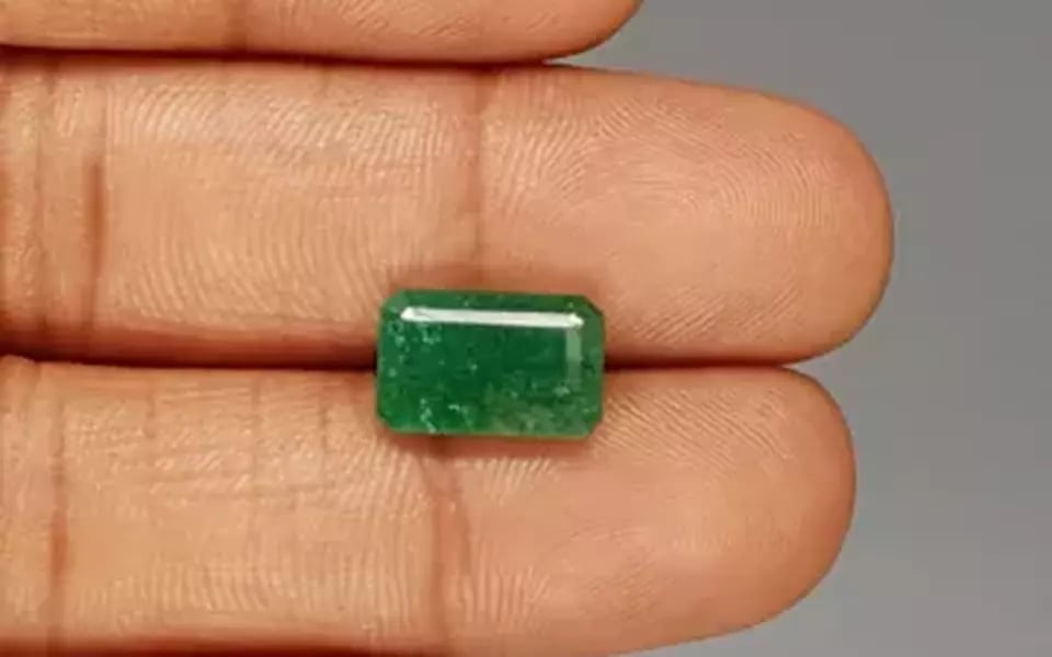 Zambian Emerald - 3.83 Carat Prime Quality EMD-9855