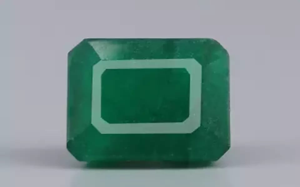 Zambian Emerald - 3.93 Carat Prime Quality EMD-9530