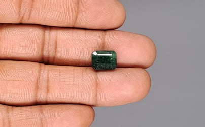Zambian Emerald - 4.16 Carat Fine Quality EMD-10029