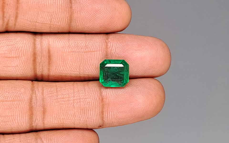 Zambian Emerald - 4.26 Carat Rare Quality EMD-10310