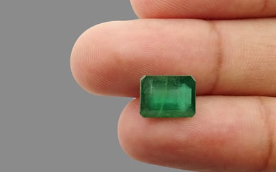 Zambian Emerald - 4.34 Carat Prime Quality EMD-9107