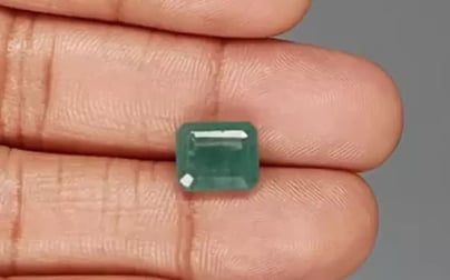 Zambian Emerald - 4.49 Carat Prime Quality EMD-9565