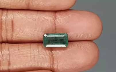 Zambian Emerald - 4.61 Carat Prime Quality EMD-9542