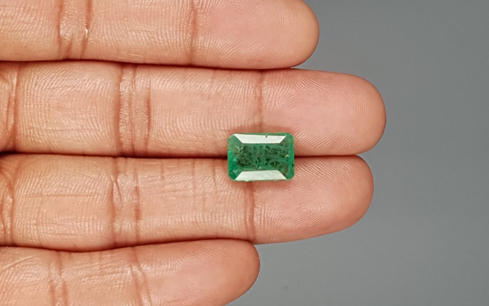 Zambian Emerald - 4.70 Carat Prime Quality EMD-9571