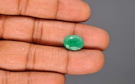 Zambian Emerald - 4.72 Carat Fine Quality EMD-10256