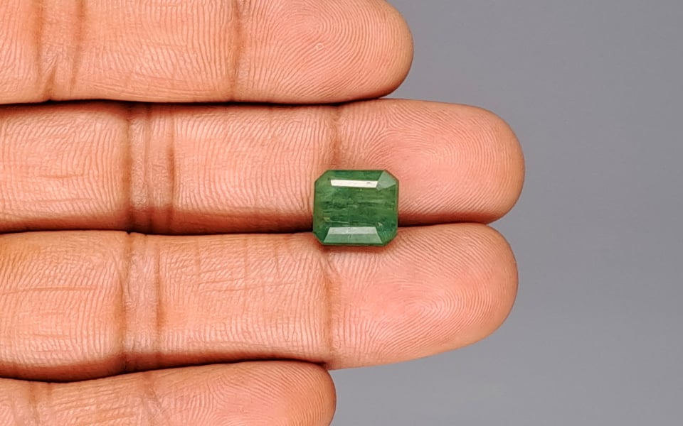 Zambian Emerald - 5.12 Carat Fine Quality EMD-10106