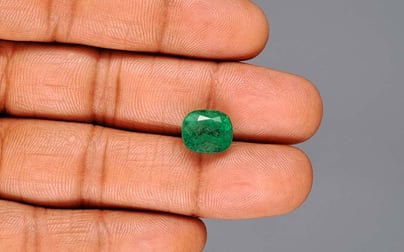 Zambian Emerald - 5.25 Carat Prime Quality EMD-10196