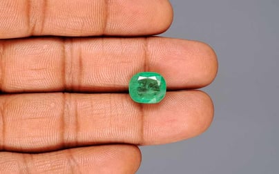 Zambian Emerald - 5.37 Carat Prime Quality EMD-10182