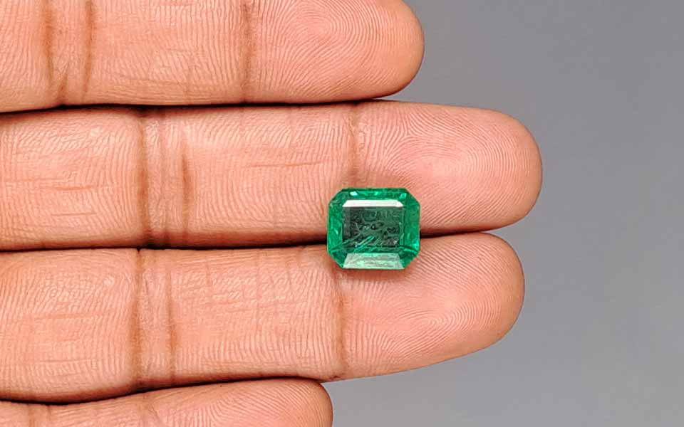 Zambian Emerald - 5.48 Carat Rare Quality EMD-10311